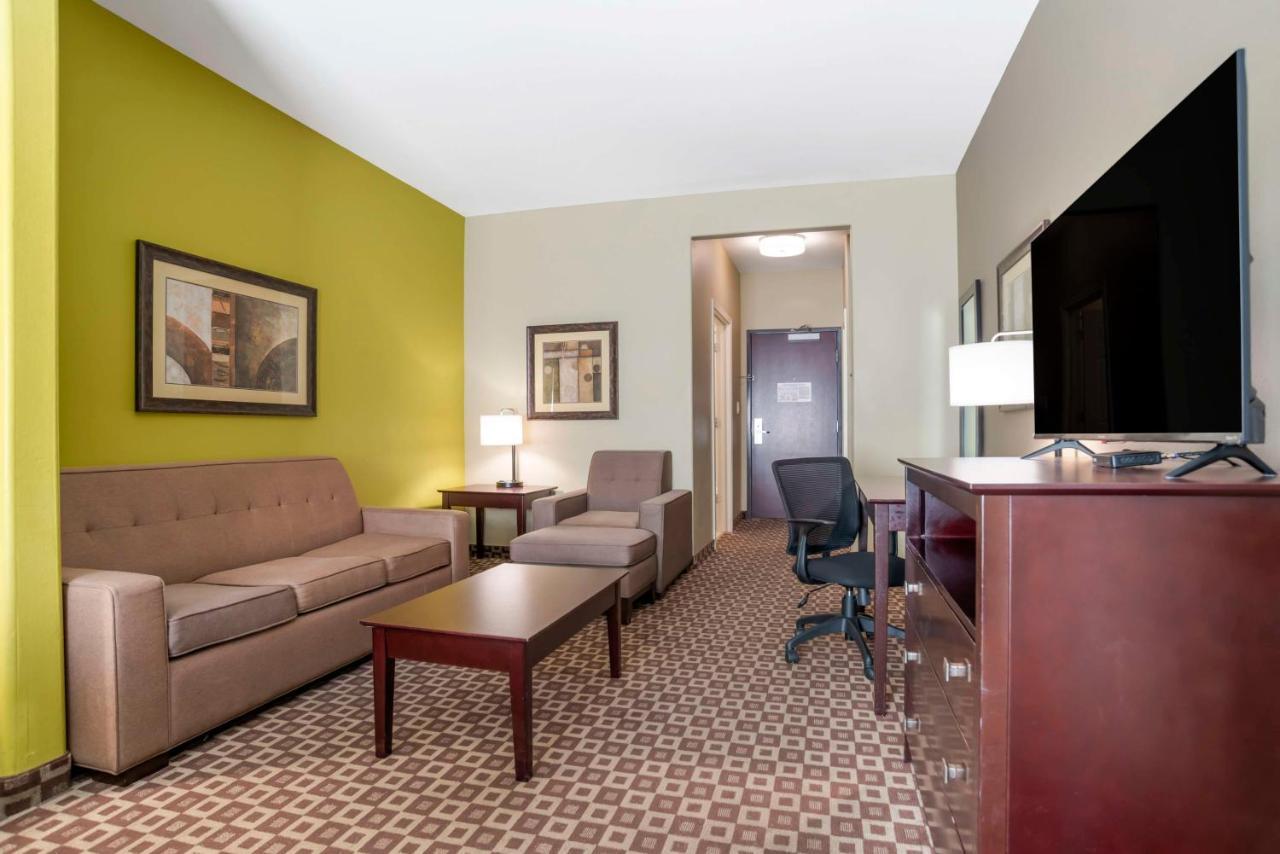 Best Western Plus Chalmette Hotel Exterior foto